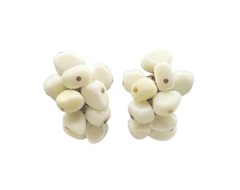 Vintage NAPIER Clusters Earrings Off White Cream Color Beaded Clip On