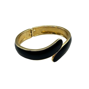 Vintage Trifari Hinged Bangle Clamper Bracelet 80s 90s Gold Tone & Black Enamel