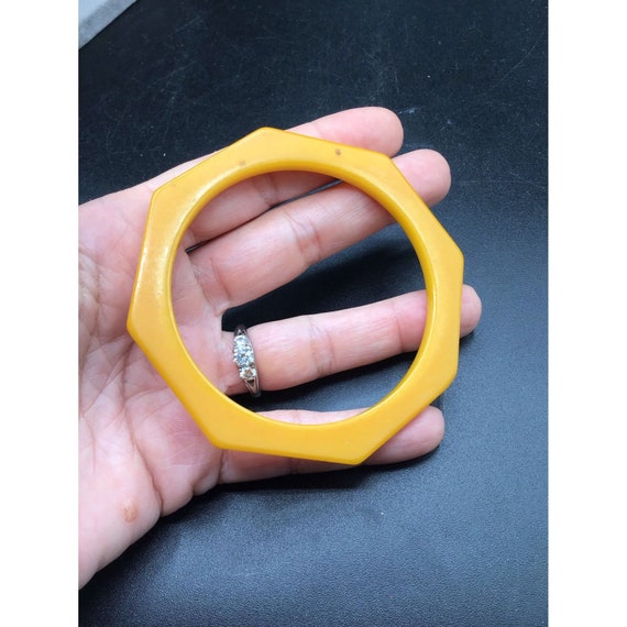 Vintage Bakelite Bangle Octagon Spacer Yellow Col… - image 4