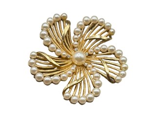 Vintage Signed Trifari Textured Gold Tone Flower w Pearls & Rhinestones Brooch