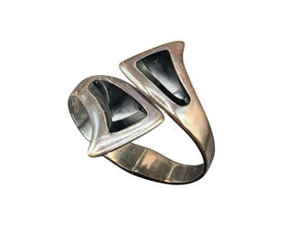 Taxco Sterling and Onyx hinged bracelet 925 clamper black and silver Modernist bracelet