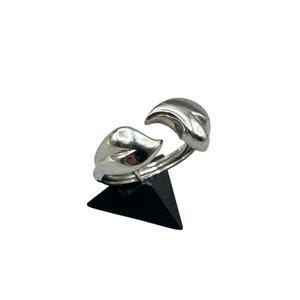 AVON Ring Size 7 to size 8 Silver Tone Hearts Modernist Stylized Double Heart Design