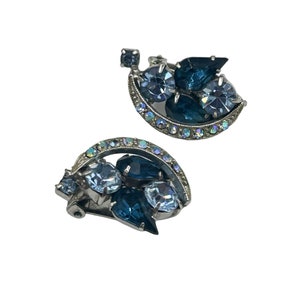 Rhinestones Clip On Earrings Vintage Silver Tone Blue Rhinestone 60s 70s Jewelry