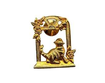 Vintage Avon Tack Pin Cat & Mouse On Window Touch of Whimsy Gold Tone Lapel Pin