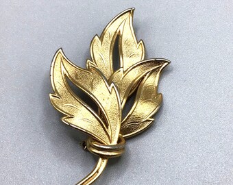 Coro Pegasus Signed Leaf Pin Gold Tone Textured Foliage Design Costume Jewelry
