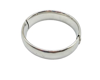 Brushed Silver Tone Bangle Hinged Simple 70s Costume Jewelry Rigid Bracelet