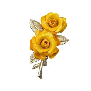 Vintage Yellow Roses Brooch: Gold Tone Flower Power Pin