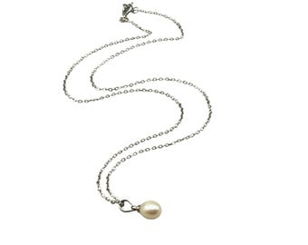 Freshwater Pearl Pendant Necklace 18" Silver Tone Chain Elegant Jewelry