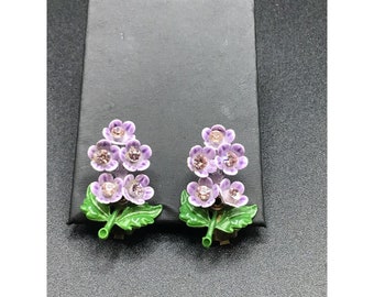 Light Purple Enameled Flower Earrings Clip On Vintage 60s 70s Costume Jewelry