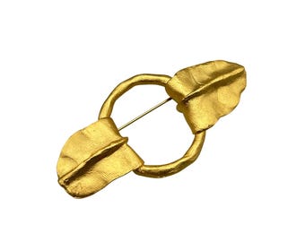 CAROL DAUPLAISE Signed Brooch Pin Large Hammered Gold Tone Abstract Design