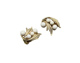 Vintage Signed ART Clip On Earrings Leaf with White Beads Arthur Pepper Jewelry