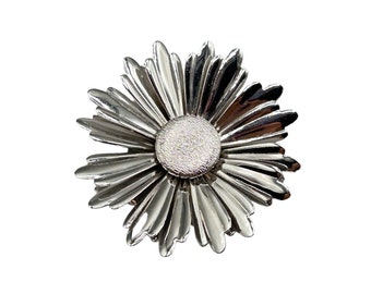 Vintage Silver Tone Daisy Flower Pin Brooch Sarah Coventry Designer Signed Pin