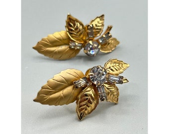 Vintage Screw Back Leaf Earrings Gold Tone & Rhinestones Elegant Classic Design