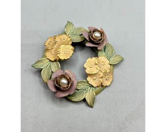 Broche Ronde Dorée Avec Fleur Et Perle Centrale | Diamètre 3 Cm | Bijou Vintage - Occasion