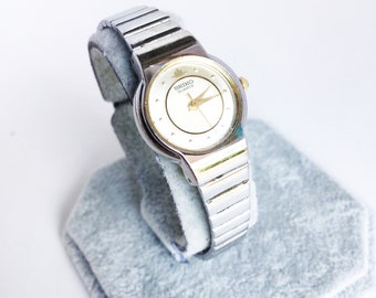 SEIKO Quartz vintage lady's watch quartz movement water resistant Japan vintage working watch