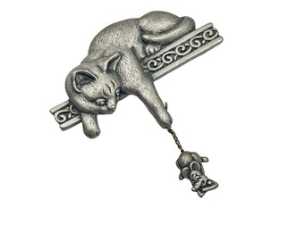 JJ Cat Catching Mouse Pin Brooch Pewter Metal Silver Tone Dangle Figural Pin