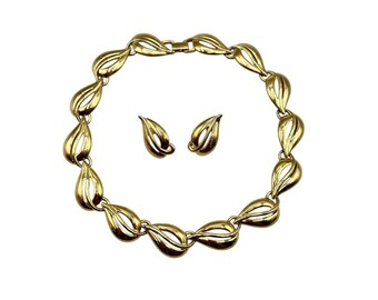 Vintage NAPIER 80s Choker And Earrings Set Gold Tone Necklace Pierced Earrings