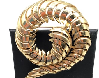 Signed Trifari Swirl Leaf Brooch Shiny Gold Tone Classic Designer Vintage Pin