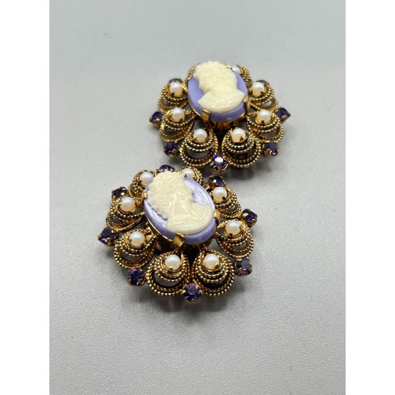 Vintage Clip On Cameo Earrings Gold Tone with Pur… - image 3