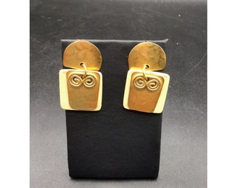 Vintage 80s Pierced Earrings Matte Gold Tone Swirls Design Fun Retro Jewelry