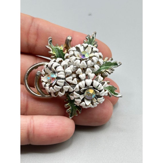 Vintage White Enamel Flower Pin Brooch Cluster Da… - image 5