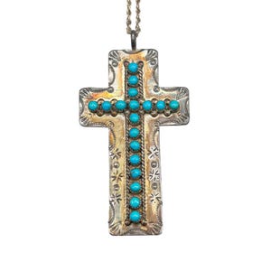 JASON & PEARL UKESTINE Zuni-korshalsband Gilbert Ortega Galleries Ursprungsbetonad turkos sterling signerad