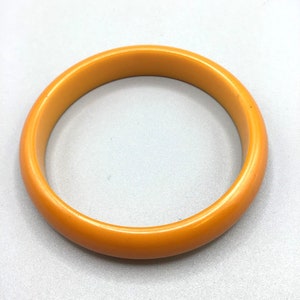 Bracelet jonc vintage en bakélite caramel écossais rétro vintage bombé en plastique