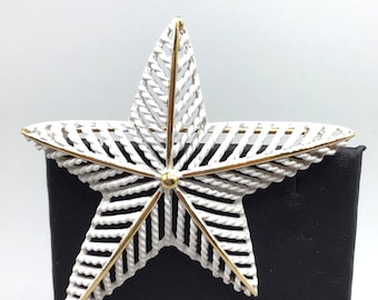 Vintage Signed Monet Star Brooch White Enamel Over Gold Tone Starfish Openwork