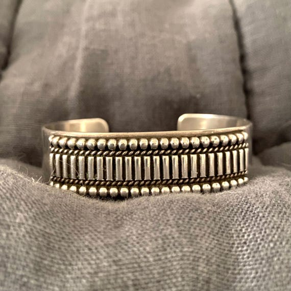 Amazing Ron Hurley Vintage Native American Navajo Bear Sterling Silver Bracelet Old Cuff Amazing Ron Hurley Vintage Native American Navajo Bear Sterling Silver Bracelet Old Cuff