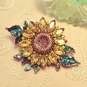 Sunflower Pin STUNNING Rhinestones Lapel Hat Scarf Denim Jacket Pin / Sunflower Brooch