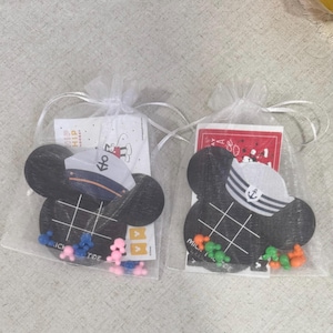 マウスヘッドの三目並べゲーム キャプテン/セーラーハット - ピクシーダスト - ギフト交換 - フィッシュエクステンダー - パーティーの記念品 - カーニバル、ロイヤル、ディズニーミッキー