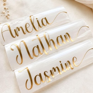 Gepersonaliseerde naamsticker voor drinkbeker, waterfles of laptop, elegante vinylsticker in sierletters, cadeau met eigen naam