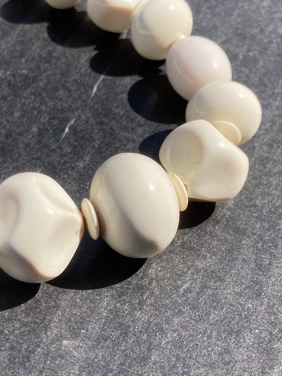 Vintage Groovy White Celluloid Beaded Necklace - image 6