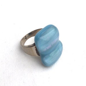 Vintage Light Blue Translucent Art Glass on Heavy Metal Ring circa 1980s  Size  9 3/4 no makers mark Plated band in great vintage condition