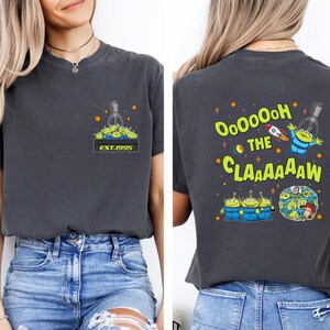 Toy Story Aliens Claw Machine Shirt, Comfort Colors Two-sided Aliens Oh The Claw Tee, Walt Disneyworld Family Trip Tees, Toy Story Fans Tees immagine 3