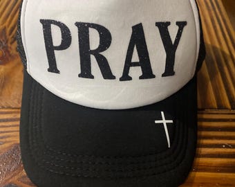 Casquette trucker PRAY