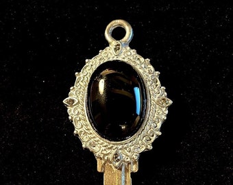this  beautiful Black Onyx key blank can be cut to open your own door. Only available in schlage at this time