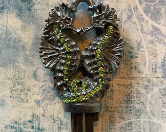 kissing seahorse house key