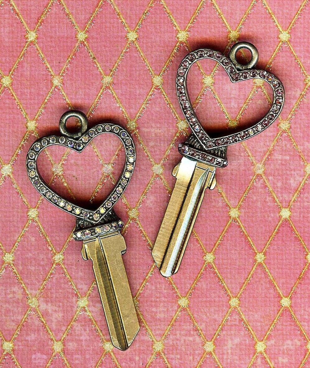 Shop for and Buy Elegant Open Heart Key Holder with Stones at
