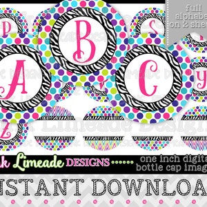 Puede incluir: Un conjunto de 26 im&aacute;genes digitales de tapones de botella imprimibles, de una pulgada, con un fondo de estampado de cebra con lunares coloridos y una letra rosa en el centro. El texto "alfabeto completo en 2 hojas" tambi&eacute;n est&aacute; incluido en la imagen.