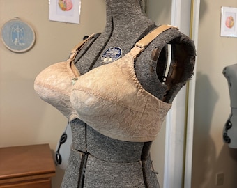 Vintage Bullet Bra | 32EE | Jeunique (047)