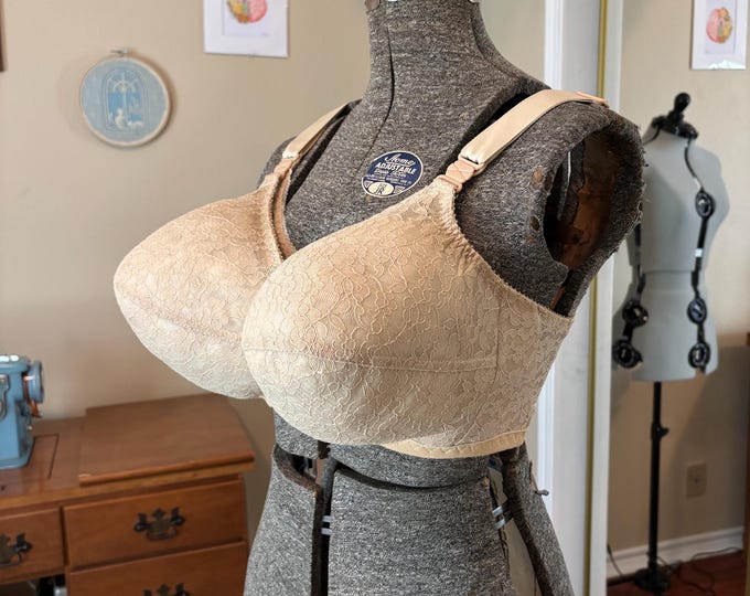 Vintage Bullet Bra | 32II | 44 Inch Bust | Jeunique (051) - Etsy