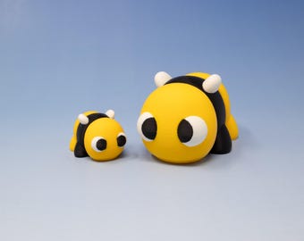 Articulated Bee Fidget Toy: 3D Printed Yellow Mini Animal Figure, Flexible Stress Relief Desk Toy, Articulated Kid Figure
