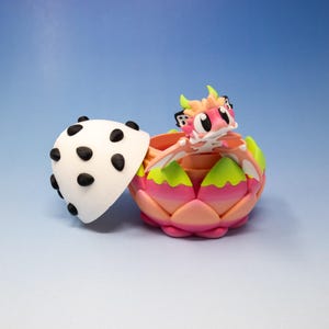 Dragon Fruit Dragon Fidget Toy Articulated Egg: 3D Printed Articulated Dragon, Desk Decor, Stress Relief Kinetic Toy