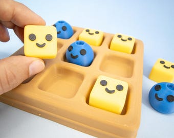 Waffle Tic Tac Toe Game: 3D Printed Breakfast Board, Butter vs Blueberries Pieces, Quirky Travel Fidget Toy