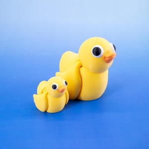 Pocket Pal Flexi Duck – Articulated Flexible Duck Fidget Toy, Cute Stress Relief Desk Toy, Unique Pocket Buddy Gift for All Ages