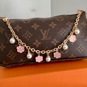 Breloque de sac florale pour femme, porte-clés tendance, cadeau d'anniversaire pour femme, accessoire de sac, chaîne de sac à breloques fleur de luxe, cadeau de fête des mères
