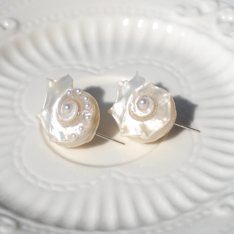Luminous Conch Shell Stud Earrings Natural Seashell Ocean Gift, Boho — free download