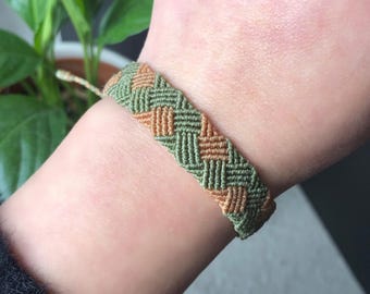 Bracciale in cordino cerato intrecciato a mano – motivo a scacchiera geometrica – regolabile – unisex – regalo di amicizia boho surfista personalizzabile