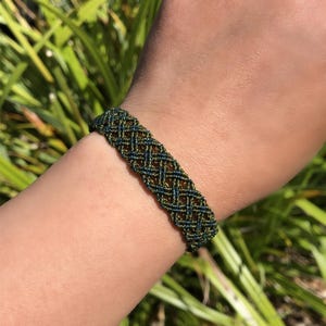Zusätzliches Makramee-Armband mit durchbrochenem Schachbrettmuster – dünne, glänzende Wachskordel – Muschelverschluss – verstellbar, unisex, wasserdicht Bild 5